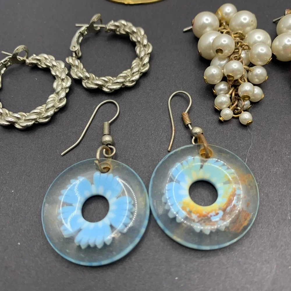 Lot of Six Sets of Earrings for Pierced Ears Silver Gold Tone Pearl Dangle Hoop‎